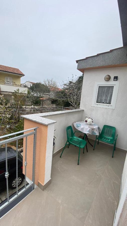 Guest House Tonica Krk Town Exterior foto